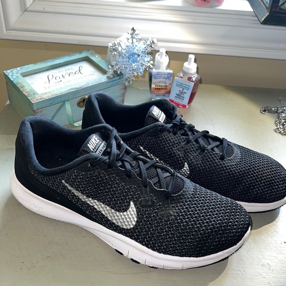 Nike Shoes - Women’s Nike Training TR 7